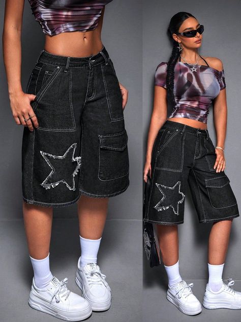 How To Make Jorts With Jeans, Baggy Jeans Shorts Outfit, Baggy Shorts Women, Denim Bermuda Shorts Outfit, Baggy Shorts Outfit, Jorts Women, 1990s Streetwear, Bermuda Shorts Outfit, Feminine Tomboy