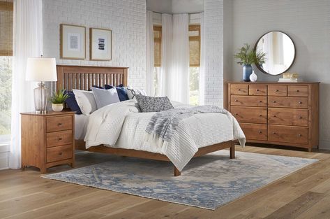 Home decorating- modern bedroom decorating ideas- free beginners Shaker Style Bedroom, Bedroom Cupboard Designs Modern, Shaker Bedroom, Shaker Style Furniture, Modern Bedroom Wardrobe, Bedroom Wardrobe Ideas, Unfinished Furniture, Concealed Storage, Shaker Furniture