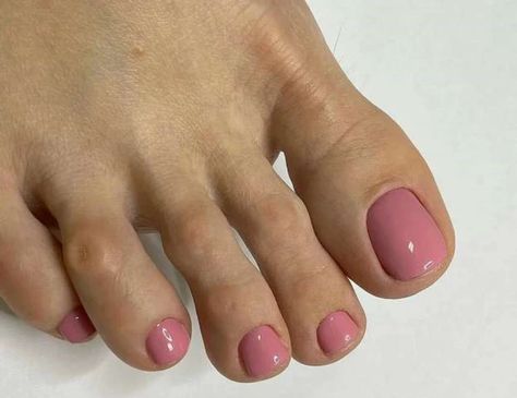 Spring Pedicure Ideas Toenails Pink, 2023 Pedicure Colors Pale Skin, Summer Pedi 2023 Color Trends, Toenail Trends 2023, Pedicure Shape Toe Nails, Nails 50 Year Old, Toenail Colours 2023, Top Pedicure Colors Summer 2023, Shellac Toenails Pedicures