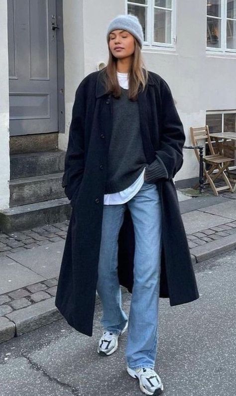 Blue Chunky Sweater Outfit, Winter Scandinavian Outfits, Layered Looks For Winter, Jeans And Trainers Outfit, V2k Run Outfit, Blue Beanie Outfit, Danish Fashion Copenhagen Street Style, Layering Fall Outfits, Long Wool Coat Outfit