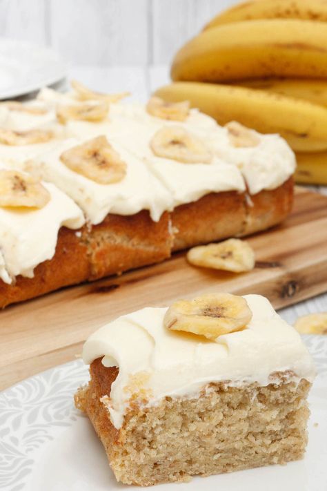 Banana traybake - Cooking with my kids Banana Traybake Recipes, Banana Traybake, Easy Traybake Recipes, Tray Bake Cakes, Banana Sponge Cake, Traybake Recipes, Banana Sheet Cakes, Traybake Cake, Tea Treats