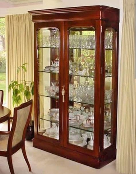 Classic Interior Design Living Room, Victorian Display, Crockery Cabinet Design, Glass Shelves Decor, Crockery Cabinet, Crockery Unit Design, Crockery Unit, Cabinet Designs, Timeless Interior