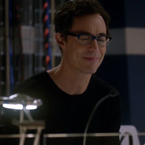 Doctor Wells, Harry Wells, The Flash Cisco, Harrison Wells, Tom Cavanagh, Eobard Thawne, Team Flash, Reverse Flash, Violin Music