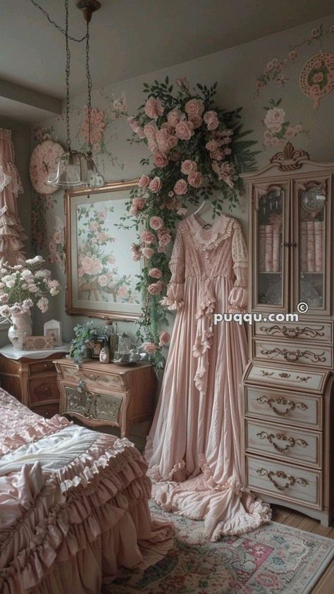 Vintage Princess Aesthetic Bedroom, Coquette Aesthetic Room, Enchanted Bedroom, Cottage House Interior, Bedroom Floral, Rococo Interior, Princess Room Decor, Dream Bedroom Inspiration, Gorgeous Bed