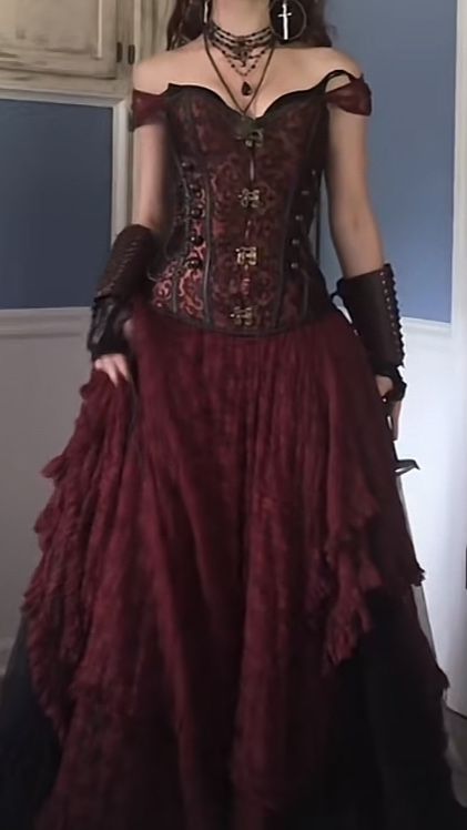 Dress For Occasion, Descendants Dr, Ren Faire Outfits, Pirate Dress, Pirate Outfit, Fair Outfits, Old Fashion Dresses, Prom Dress Inspiration, Fairytale Dress