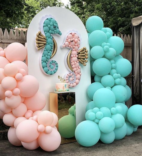 Gender Reveal Balloon Arch, Beach Gender Reveal, Creative Baby Shower Themes, Gender Reveal Baby Shower Themes, Gender Reveal Party Theme, Baby Shower Theme Decorations, Creative Baby Shower, Sea Baby Shower, Gender Reveal Balloons