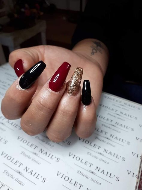 Red Black Nails, Almond Acrylic Nails Designs, Violet Nails, Nails Styles, Red Nails Glitter, Nail Problems, Korean Nail Art, Korean Nails, Work Nails