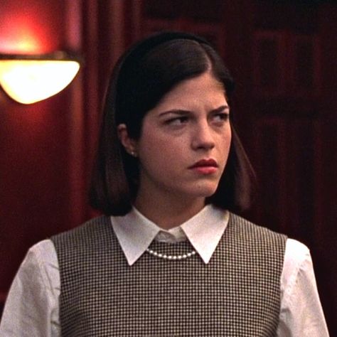 Vivian Kensington, Legally Blonde Outfits, Reese Witherspoon Movies, Business Dress Code, Legally Blonde Musical, Lawyer Fashion, Selma Blair, Monica Geller, 90s Hairstyles