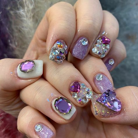 Nails For Sale, Korean Nail Art, Asian Nails, Easy Nails, Glow Nails, Nail Art Designs Videos, Soft Nails, Kawaii Nails, Gem Nails