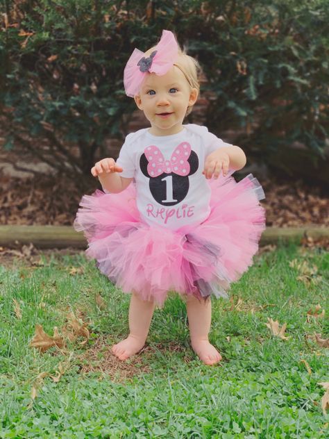 Minnie Mouse First Birthday Outfit, Minnie Mouse 1st Birthday Outfit, Minnie Mouse First Birthday, Mickey Mouse Costume, Minnie Mouse 1st Birthday, Sweet Pictures, Minnie Mouse Outfits, Mouse Costume, Baby Costume