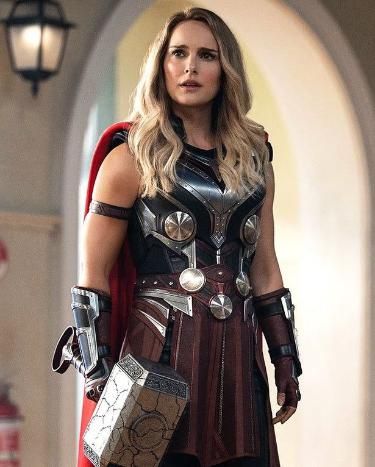 Natalie Portman Thor, Thor Thunder, Thor Girl, Lady Thor, Thor Costume, Thor Wallpaper, Female Thor, Jane Foster, Thor Love And Thunder