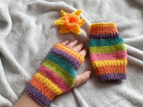 Fingerless Gloves Crochet Aesthetic, Fingerless Gloves Outfit, Cute Fingerless Gloves, Crochet Gloves Fingerless, Crochet Glove, Fingerless Gloves Crochet, Crochet Hand Warmers, Colourful Accessories, Cool Crochet