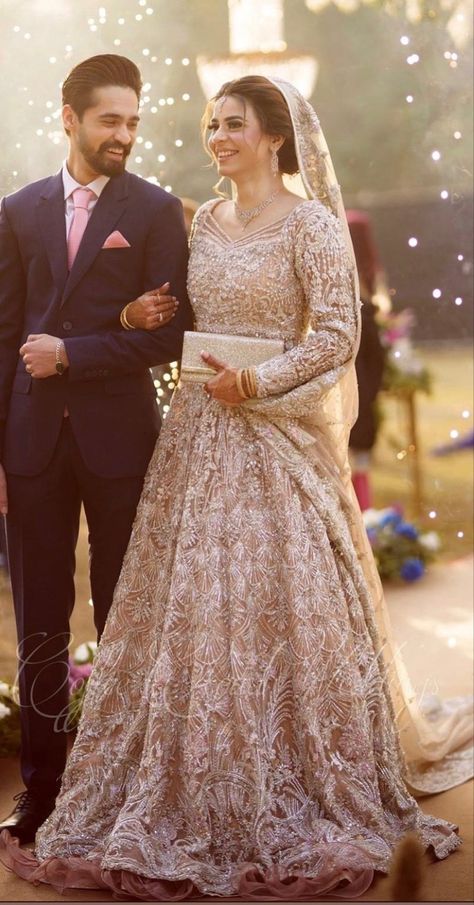 Walima Bridal Dress, Bride Wedding Reception Dress, Walima Dresses Pakistani Brides, Reception Dress For Bride, Engagement Dress For Groom, Pakistani Bridal Couture, Casual Bridal Dress, Asian Wedding Dress Pakistani, Dress For Bride