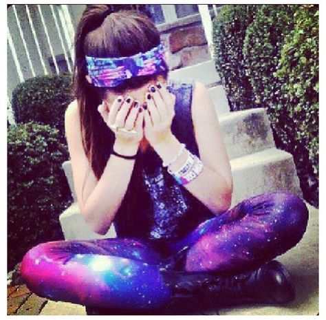 Galaxy 2014 Tumblr Party, 2010s Party, Tumblr Party, Galaxy Clothes, Tumblr Girly Aesthetic, Tumblr Girly Aesthetic 2013, 2014 Aesthetic, Icon People, Galaxy Outfit