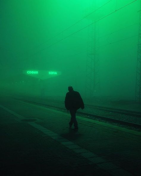 Green Hour, Mental Instability, Dark Green Aesthetic, Photographie Portrait Inspiration, Cinematic Photography, Dark Photography, Chapter 1, Dark Wallpaper, Green Aesthetic