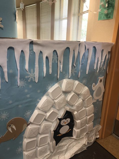 Arctic Decorations, Winter Door Decorations Classroom, Christmas Door Decorating Contest, Christmas Classroom Door, Winter Wonderland Decorations, Christmas Bulletin, Winter Classroom, Winter Door, Door Decorations Classroom