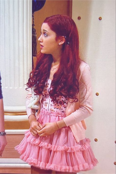 Cat From Victorious Outfits, Cat Valentine Costume, Cat Valentine Halloween Costume, Kat Valentines Outfits, Cat Valentine Sam And Cat, Cat Valentine Dress To Impress, Sam And Cat Outfits, Valentine Core Aesthetic, Millie Core