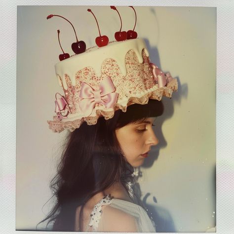 #cherryontop Photos To Draw Inspiration, 3 People Reference, Birthday Reference, Photoshoot Prop Ideas, Cake Hat, Clever Halloween Costumes, Birthday Art, Photoshoot Concept, Reference Poses