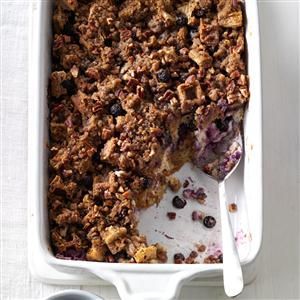 Streusel-Topped Blueberry Waffle Casserole Recipe -I had company coming and needed a new breakfast casserole, so I made up this nutty idea using waffles. My neighbors and husband were happy taste testers. —Joan Hallford, Fort Worth, Texas Waffle Casserole, Christmas Breakfast Casserole Recipes, Strawberry French Toast Bake, Blueberry Waffle, Egg Casseroles, Blueberry Crunch, Pumpkin French Toast Casserole, Beautiful Brunch, Blueberry Desserts Recipes