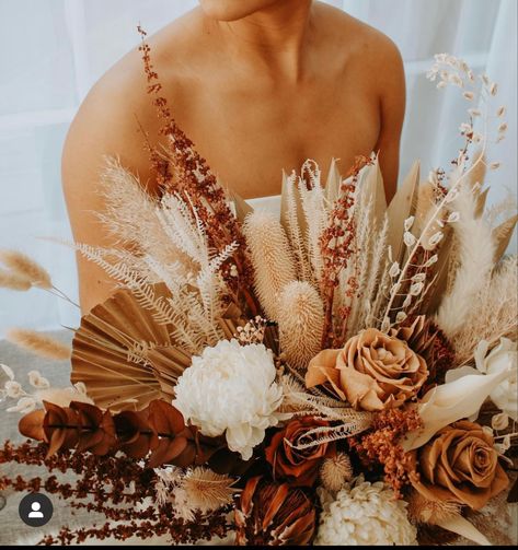 Pampas Terracotta Bouquet, Hannah Thomas, Terracotta Boho Wedding, Champagne Wedding Themes, Pretty Wedding Bouquet, Canadian Wedding, Second Wedding Dresses, Boho Inspo, Dried Flowers Wedding