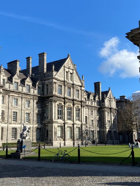 Dublin University Aesthetic, Trinity University Dublin, Trinity Dublin Aesthetic, University Building Aesthetic, Trinity College Aesthetic, Dublin City University, Dublin Astethic, College Building Aesthetic, Academia Aesthetic Building