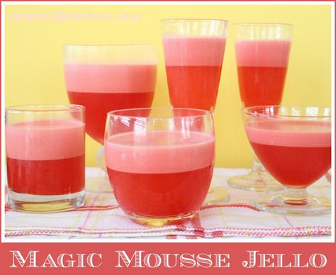 Magic Mousse Jello Jello Cool Whip Dessert, Layered Jello Recipe, Jello Pudding Desserts, Jello With Cool Whip, Jello Parfait, Keto Pizza Casserole, Jello Deserts, Cool Whip Desserts, Layered Jello