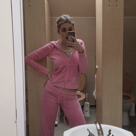 Track Suit Aesthetic, Juicy Couture Track Suit Aesthetic, Juicy Track Suit, Pink Velour Tracksuit, Juicy Couture Track Suit, Suit Aesthetic, Juicy Couture Clothes, Juicy Tracksuit, Fit Checks