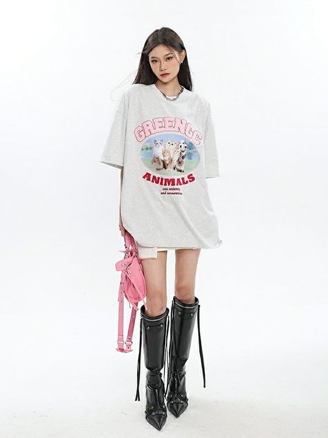 Oversized Tshirt Outfit Korean, Product Moodboard, Oversized Tshirt Outfit, Oversize Tshirt Outfits, Hello Saturday, Kpop Tshirt, King Outfit, Tshirt Outfit, Dark Outfits