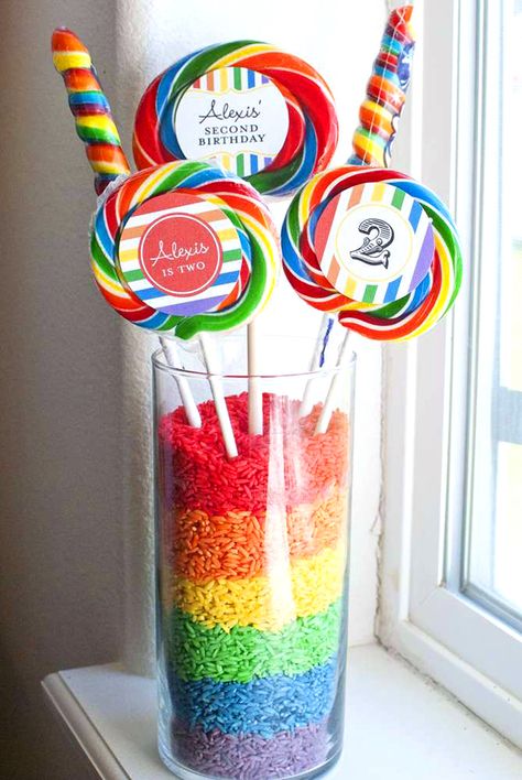 Gökkuşaği Pasta, Rainbow Birthday Party Ideas, Candy Baskets, Rainbow Rice, Rainbow Parties, My Little Pony Party, Birthday Party Centerpieces, Candyland Birthday, Candyland Party