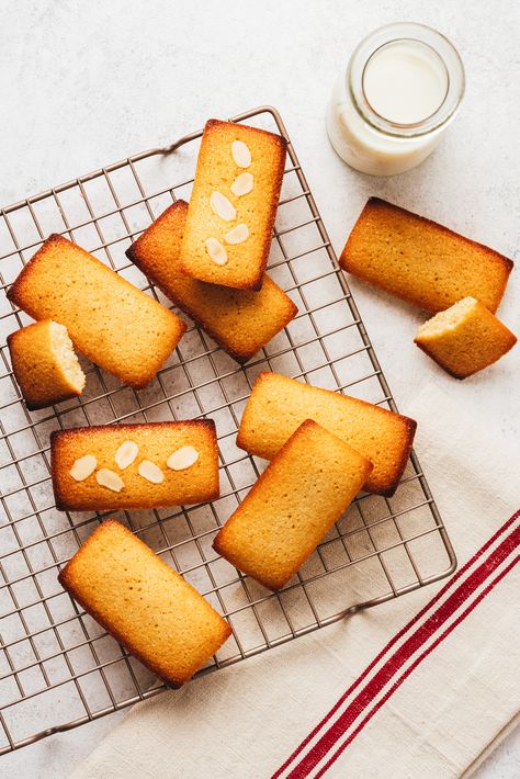 Financier Recipe, Financier Cake, Moist Orange Cake, Desserts With Biscuits, Almond Powder, Hazelnut Butter, Gluten Free Pie, Cake Factory, Flavor Enhancers