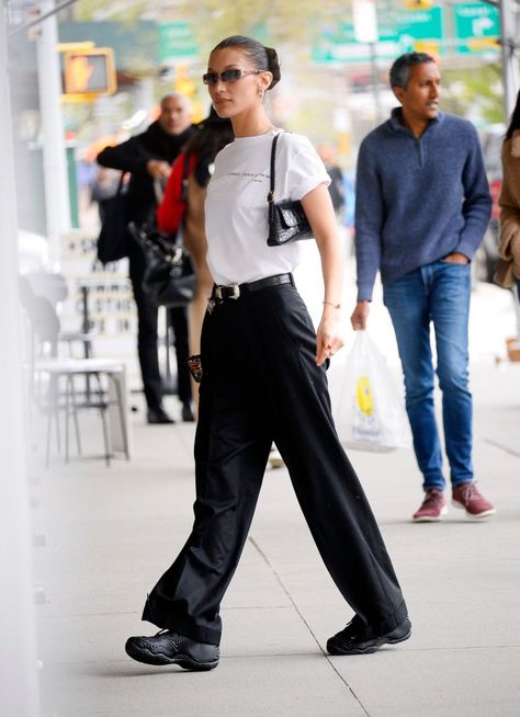 Bella Hadid Street Style, Models Off Duty Style, Bella Hadid Outfits, Look Formal, Bella Hadid Style, Hadid Style, Looks Street Style, Celebrity Street Style, Mode Inspo