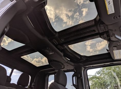 Jeep Design, Jeep Wrangler Interior, Jeep Things, Jeep Interiors, White Jeep, Custom Jeep Wrangler, Jeep Mods, Jeep Wrangler Accessories, Dream Goals