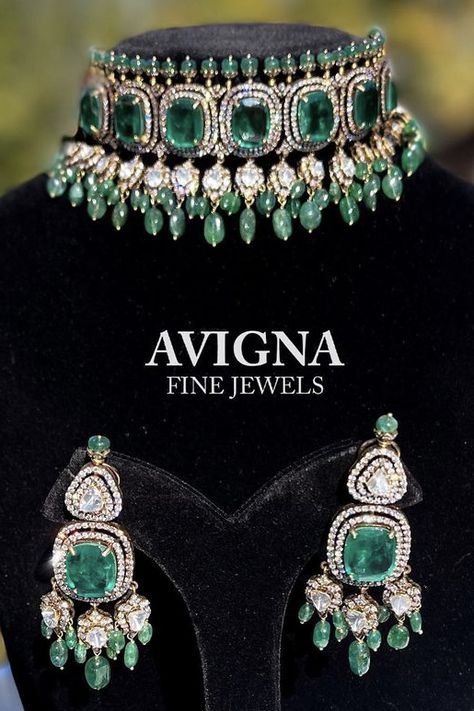 Emerald Indian Jewellery, Indian Emerald Jewellery, Jaipur Market, Jaipur Jewelry, Coral Jewelry Set, Emerald Jewellery, Bridal Jewelry Sets Brides, Bridal Jewellery Inspiration, Bridal Jewelery