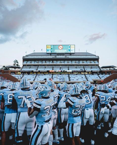 North Carolina Football Wallpaper, Unc Football Wallpaper, Unc Wallpaper, North Carolina Tar Heels Wallpaper, North Carolina Football, Unc College, Fire Football, Duke College, Football Dream