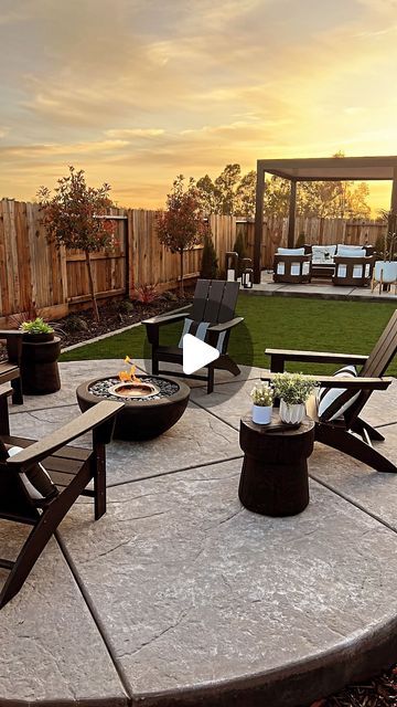 Teri Fode on Instagram: "BUT…  This vision in my head just wouldn’t quit so we brought it to life.  It’s a small backyard in the middle of the suburbs, but we made it feel like we’re on vacation every time we step into it.  A circle slab to the left for a fire pit and a square slab to the right with a pergola for cozy conversations. Plus a small patio for alfresco dining.  Comment  DREAMY for links to the dimensions on our backyard and concrete areas plus links to the fire pit and furniture.  #firepitdesign #firepitfriday #firepitseason #backyardideas #backyardlife  backyard fire pit  Backyard oasis  Backyard living  Fire pit design  Alfresco dining  Pergola design  Conversation area  Backyard furniture  Conversation patio set  Patio furniture" Stone Patio With Pergola And Fire Pit, Garden Fire Pit Ideas Landscaping Design, Small Backyard Landscaping With Fire Pit, Small Patio Extension Ideas, Backyard Patio Designs Attached To House, Corner Fire Pit Backyard, Simple Backyard Fire Pit Ideas, Circle Fire Pit Area, Concrete Fire Pit Area