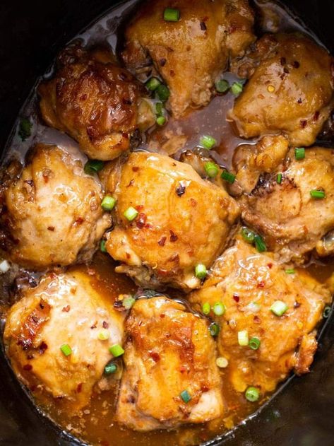 Thai Sweet Chili Sauce Recipe, Crock Pot Chicken Thighs, Slow Cooker Thai Chicken, Slow Cooker Asian, Crockpot Chicken Thighs, Slow Cooker Chicken Thighs, Asparagus Recipes Roasted, Sweet Chili Chicken, Chili Sauce Recipe