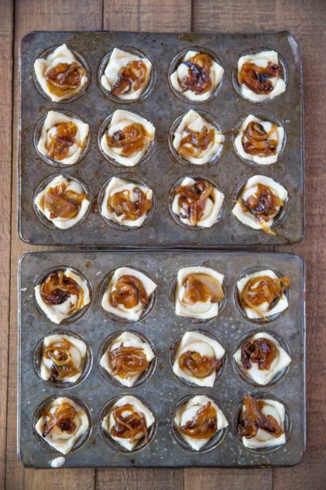 You'll savor every crumb of these Copycat Trader Joe's Caramelized Onion Feta Pastry Bites! This easy copycat recipe is perfect for dinner parties. Carmelized Onion Tart, Feta Pastry, Feta Puff Pastry, Onion Appetizers, Puff Pastry Bites, Feta Bites, Pastry Bites, Puff Pastry Appetizers, Frozen Appetizers