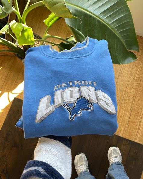 New sweatshirt drop, now live! 🫶 ✨ . . #vintagesweater #sweatshirt #vintageclothing #vintageoutfit #thriftshop #vintagenfl #falloutfit #fallsweater #etsy #depop #poshmark Detroit Lions Outfit Woman, Crewneck Aesthetic, Chelsea Market, Travel Comfort, Normal Clothes, Nyc Trip, Thrift Shopping, Detroit Lions, Fancy Outfits