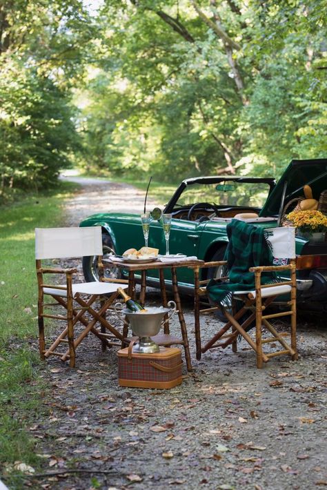 Manly Picnic Ideas, Rowboat Picnic, Tuscan Picnic, Polo Picnic, Vintage Camping Photos, Vintage Movie Night, Nell Hills, Winter Picnic, Fall Picnic