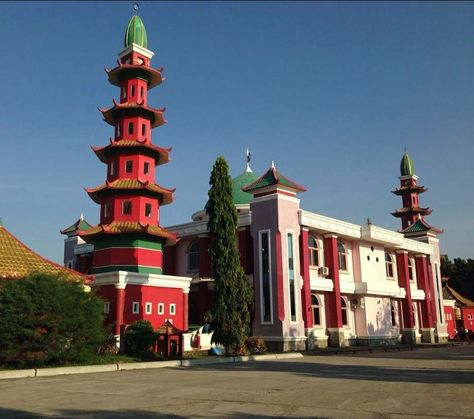 Al Islam Muhammad Cheng Hoo Sriwijaya Mosque, Palembang, South Sumatra, Indonesia. South Sumatra, Lamp Post, Indonesia