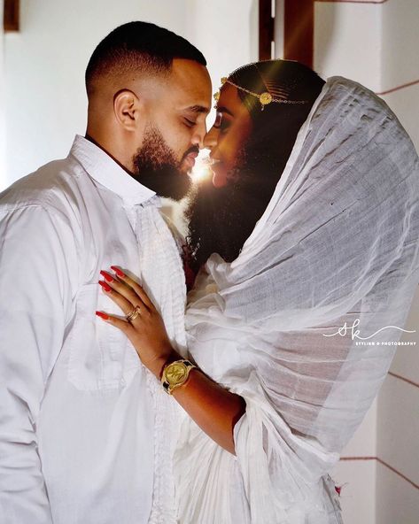 EriHeritage on Instagram: “Happy Monday Peeps! There’s nothing better than Eris finding love no matter where, when, how, and with who. 🌸 ⛪️ 🇪🇷 - Congrats to…” Eritrean Wedding, Habesha Culture, Ethiopian Wedding Dress, Habesha Wedding, Ethiopian Culture, Couples African Outfits, Wedding Couple Pictures, Ethiopian Wedding, Wedding Glam