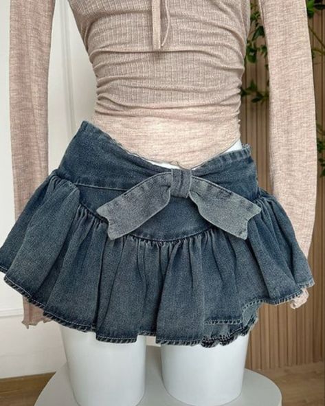 Blue Jean Skirts, Kawaii Coquette, Skirt Streetwear, Jean Skirts, Blue Jean Skirt, Picture Outfits, Streetwear Y2k, Jeans Rock, Really Cute Outfits