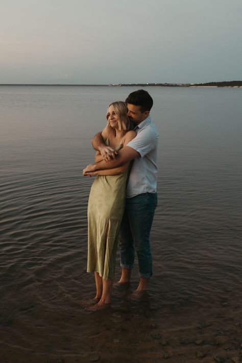 Riverside Couple Photoshoot, Couples In The Water Photography, In The Lake Photoshoot, Lake Beach Photoshoot, Engagement Photos Boat Dock, Creek Couple Photos, Couples Photos On Dock, Lakeside Couple Photoshoot, Lake Engagement Photoshoot