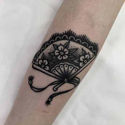 Girly Traditional Tattoo Black, Traditional Vegetable Tattoo, American Traditional Wrist Tattoo, Sternum Tattoo American Traditional, Traditional Tattoos American, Traditional Style Tattoo For Women, Traditional Tattoos For Women, Modern Traditional Tattoos, Cool Traditional Tattoos