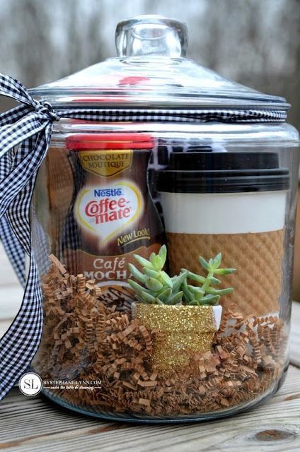 Gift Baskets Diy, Kitchen Gift Ideas, Gift Baskets Ideas, Homemade Gift Baskets, Christmas Gift Baskets Diy, Coffee Gift Basket, Baskets Diy, Diy Projects For Men, Boyfriend Gift Basket