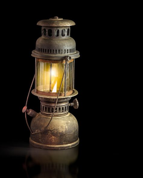 Petromax Lamp, Royal Wallpaper, Storm Lantern, Lantern Art, Old Lanterns, Gas Lamp, Incandescent Light, Black Inspiration, Vintage Lanterns