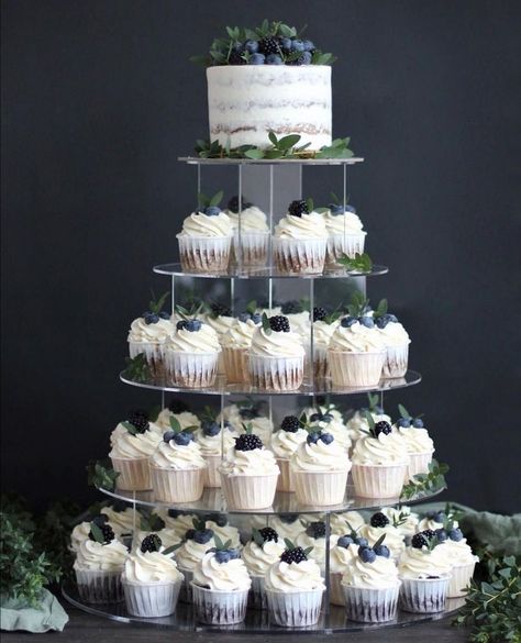 Blueberry Wedding, Christmas Kitchen Ideas, Cupcake Tower Wedding, Wedding Cake Alternatives, Cupcake Cake Designs, Dream Wedding Cake, Cupcake Tower, Wedding Cakes With Cupcakes