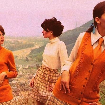 1960s&1970s🦋 on Instagram: "🌼1968🌼
.
.
#fashion60s#60s" 1960s French Aesthetic, Rich 60s Fashion, 1960s France Aesthetic, 60s Aesthetic Outfits Women, Late 60s Aesthetic, 60s Italian Fashion, 1960s Moodboard, 1960's Aesthetic, 60s Aesthetic Fashion