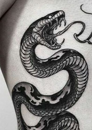 Traditional Snake Tattoo, Japanese Snake Tattoo, Medusa Tattoo Design, Dragon Tattoo Art, Forearm Band Tattoos, Dragon Sleeve Tattoos, Mens Shoulder Tattoo, Snake Tattoo Design, Flash Tattoo Designs