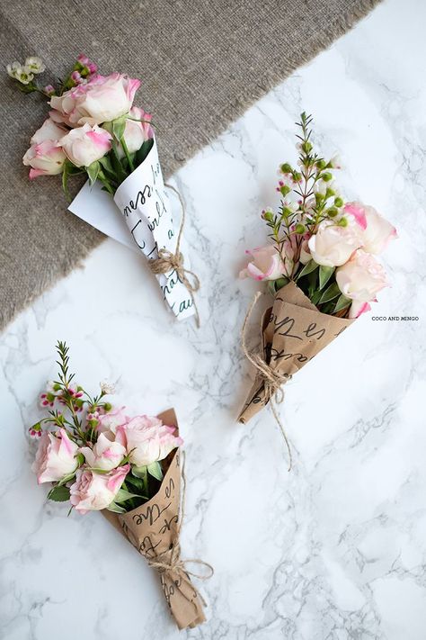 Mini bouquets of flowers are the cutest way to celebrate the beginning of spring.    #love #inspiration #diy #homeinspo #home Saint Valentin Diy, Bouquets Of Flowers, Diy And Crafts Sewing, Craft Wedding, Deco Floral, Arte Floral, Brown Paper, Crafts For Teens, Easter Diy